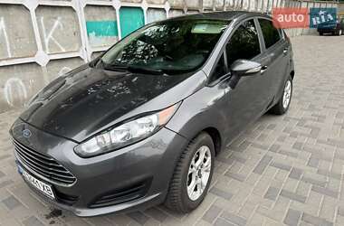 Хэтчбек Ford Fiesta 2015 в 