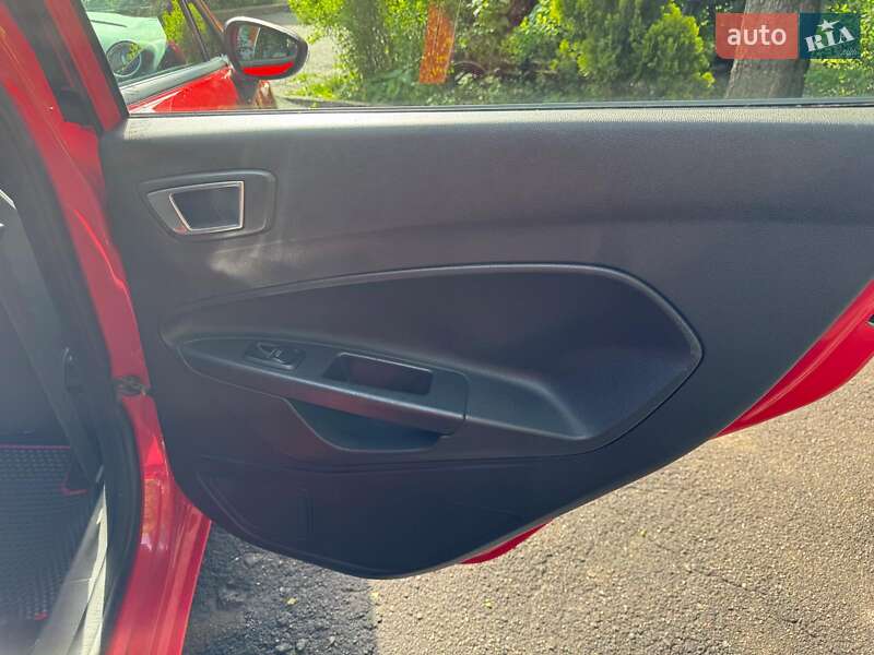 Хэтчбек Ford Fiesta 2013 в Киеве