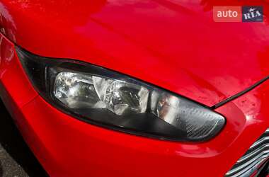 Хетчбек Ford Fiesta 2013 в 