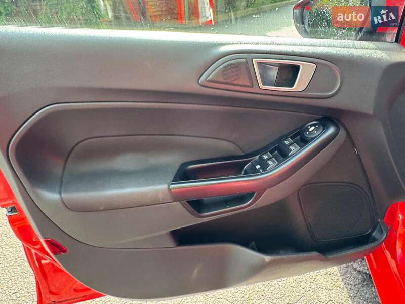 Хэтчбек Ford Fiesta 2013 в Киеве