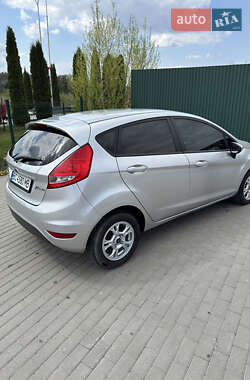 Хетчбек Ford Fiesta 2011 в 