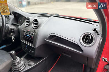 Хэтчбек Ford Fiesta 2007 в 