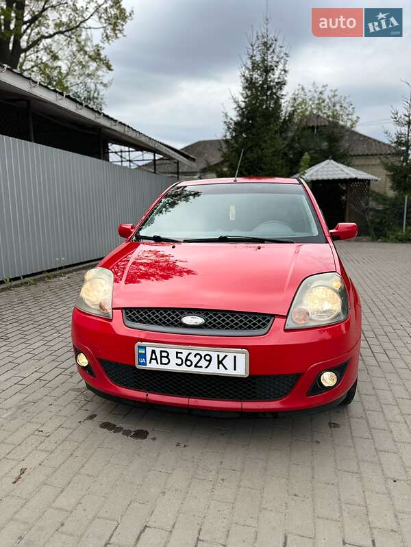 Хэтчбек Ford Fiesta 2007 в 