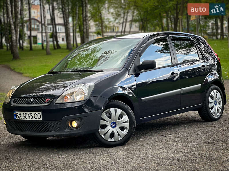 Хетчбек Ford Fiesta 2006 в 