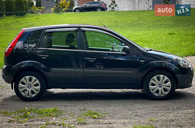 Хетчбек Ford Fiesta 2006 в 