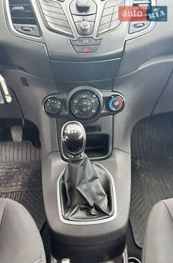 Хэтчбек Ford Fiesta 2014 в 