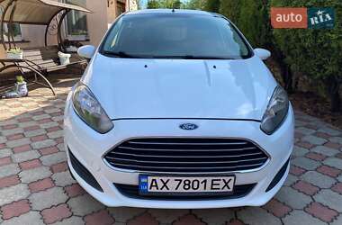 Хетчбек Ford Fiesta 2013 в 