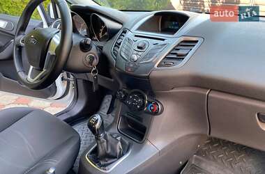 Хетчбек Ford Fiesta 2013 в 