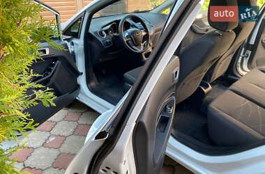 Хетчбек Ford Fiesta 2013 в 