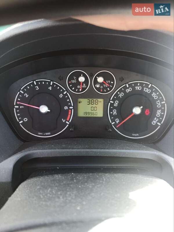 Хэтчбек Ford Fiesta 2006 в Яремче