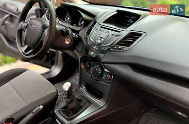 Седан Ford Fiesta 2016 в 