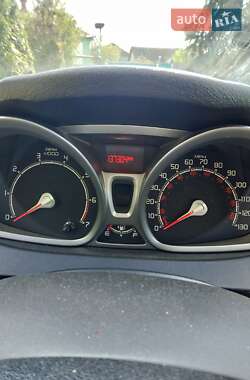 Седан Ford Fiesta 2013 в 