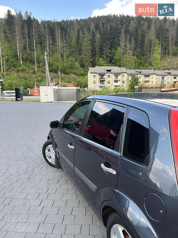 Хэтчбек Ford Fiesta 2008 в Межгорье