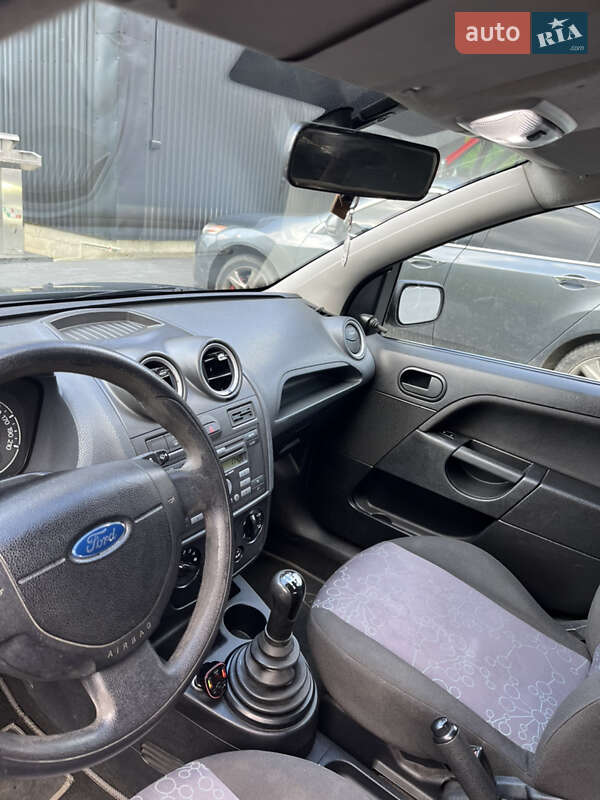 Хэтчбек Ford Fiesta 2008 в Межгорье