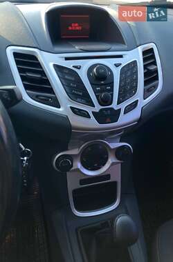 Хетчбек Ford Fiesta 2010 в 