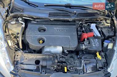 Хетчбек Ford Fiesta 2010 в 