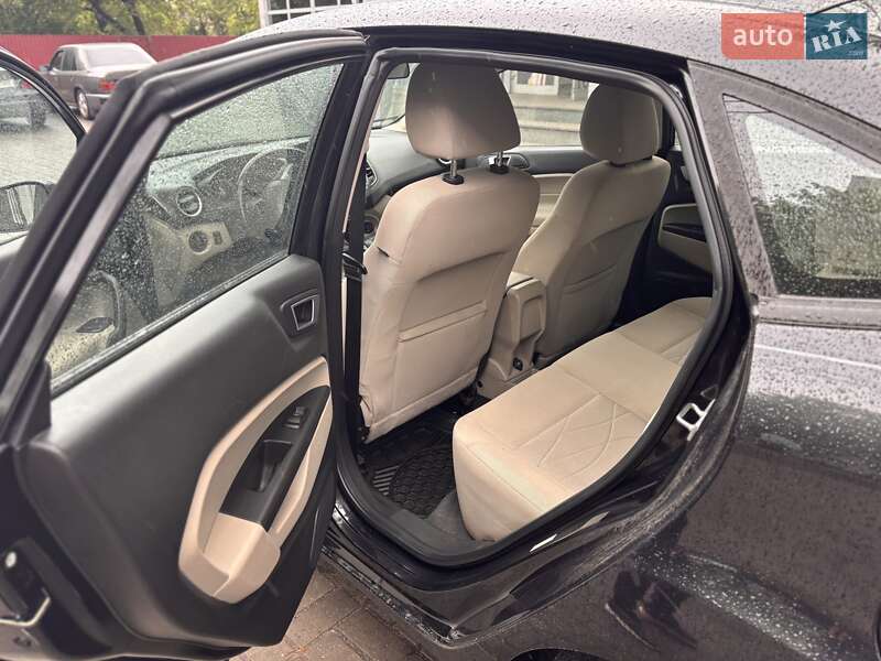 Седан Ford Fiesta 2014 в Житомире фото 11 Седан Ford Fiesta 2014 в Житомире