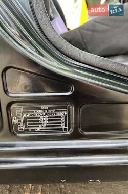 Хэтчбек Ford Fiesta 2006 в 