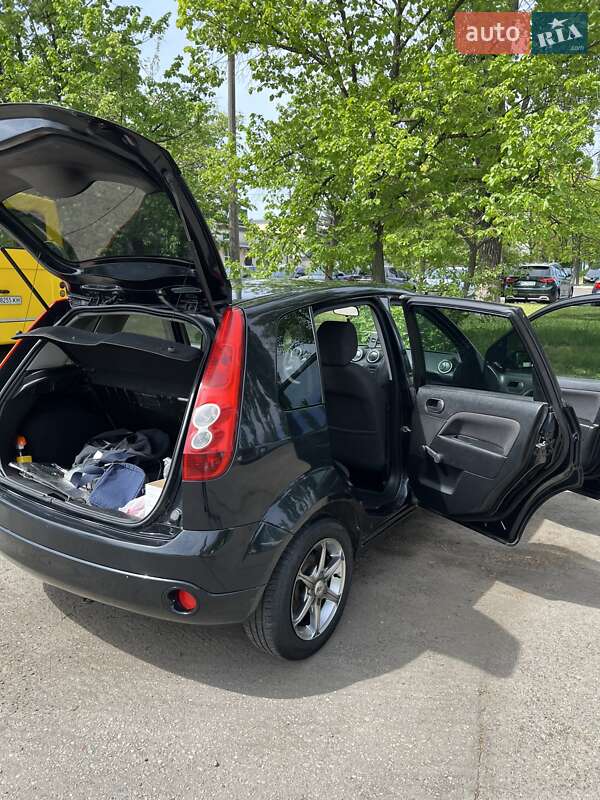 Хэтчбек Ford Fiesta 2006 в Киеве