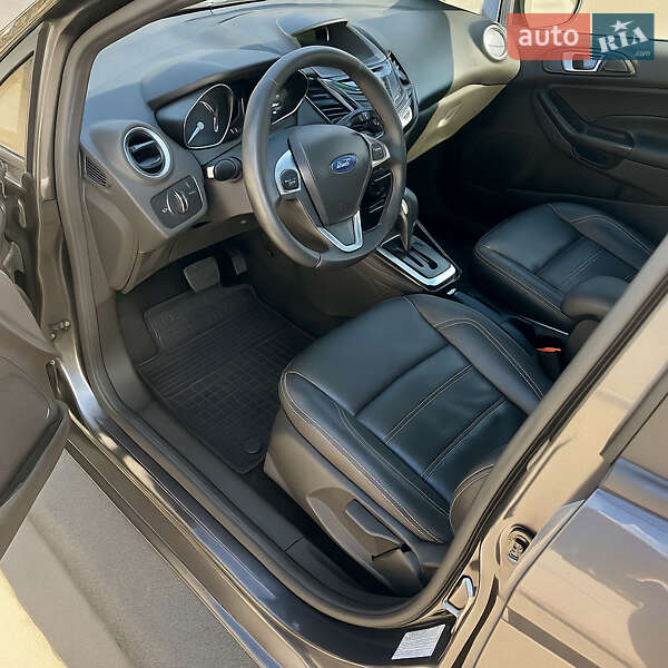 Седан Ford Fiesta 2013 в 