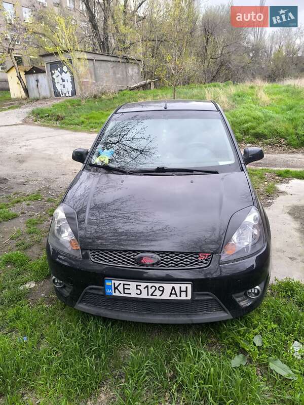 Хэтчбек Ford Fiesta 2007 в 
