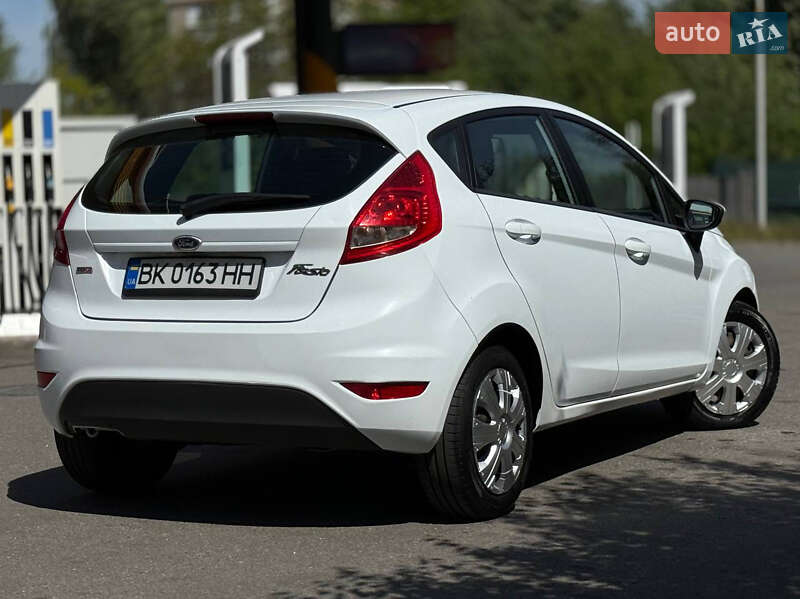 Хэтчбек Ford Fiesta 2010 в Днепре