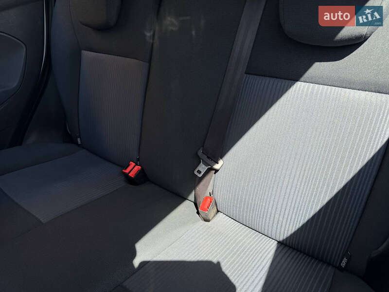 Хэтчбек Ford Fiesta 2010 в Днепре
