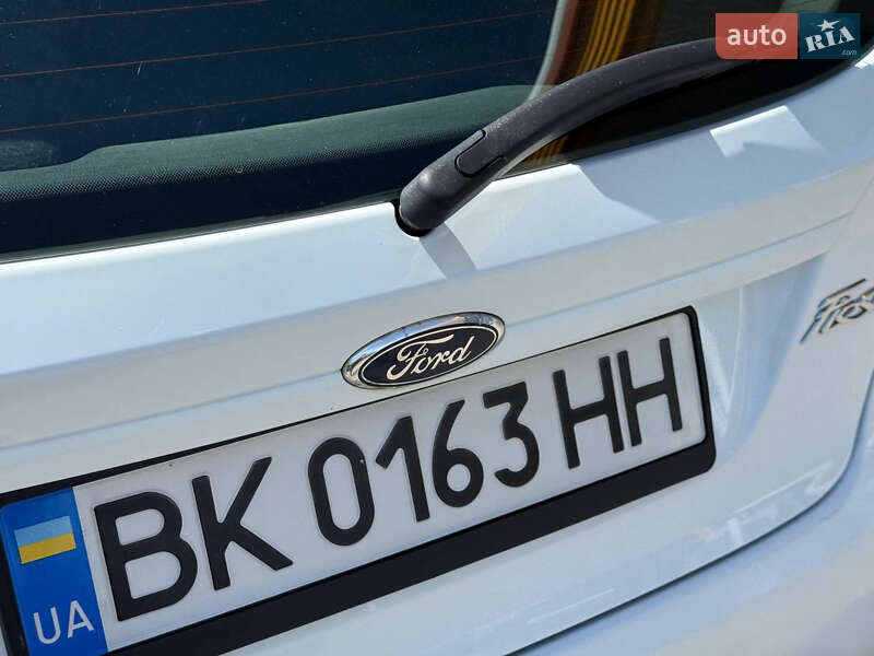 Хэтчбек Ford Fiesta 2010 в Днепре