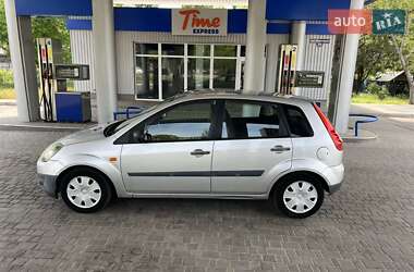 Хетчбек Ford Fiesta 2005 в 