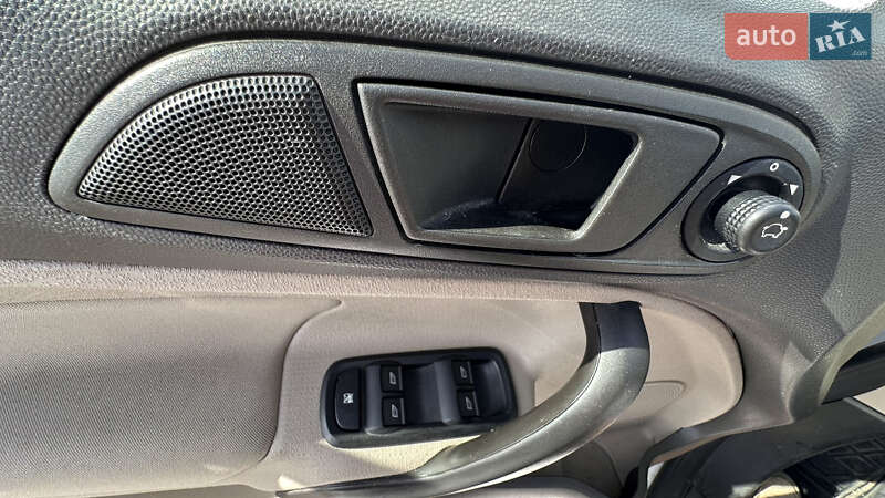 Седан Ford Fiesta 2017 в Киеве фото 14 Седан Ford Fiesta 2017 в Киеве
