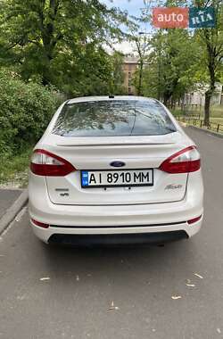 Хэтчбек Ford Fiesta 2016 в 