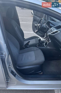 Хэтчбек Ford Fiesta 2011 в 