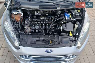 Хэтчбек Ford Fiesta 2017 в 
