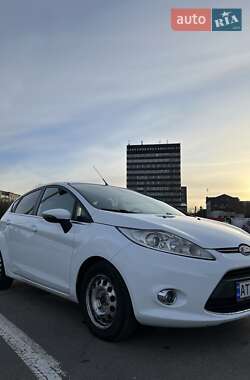 Седан Ford Fiesta 2012 в Ивано-Франковске