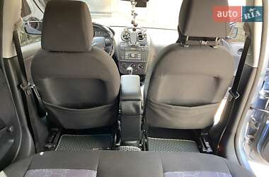 Хэтчбек Ford Fiesta 2006 в 