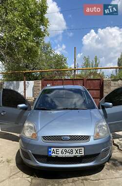 Хэтчбек Ford Fiesta 2006 в 