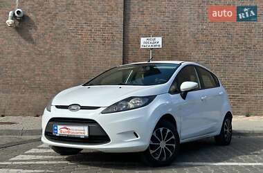 Хетчбек Ford Fiesta 2012 в 
