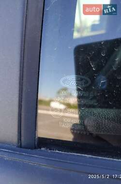 Хэтчбек Ford Fiesta 2015 в 