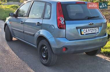 Хетчбек Ford Fiesta 2006 в 
