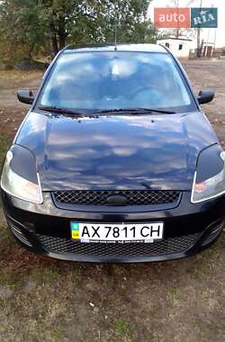 Хэтчбек Ford Fiesta 2006 в 
