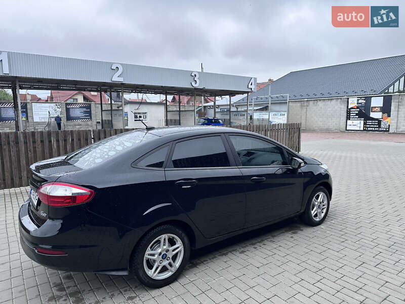 Седан Ford Fiesta 2017 в Львове