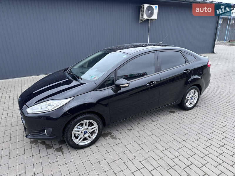 Седан Ford Fiesta 2017 в Львове