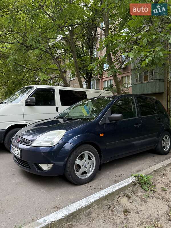 Хэтчбек Ford Fiesta 2004 в Херсоне