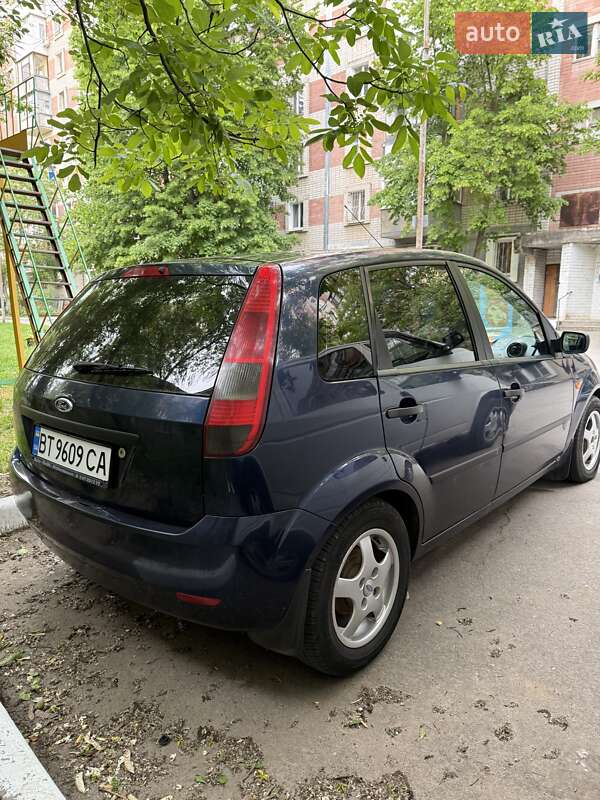 Хэтчбек Ford Fiesta 2004 в Херсоне
