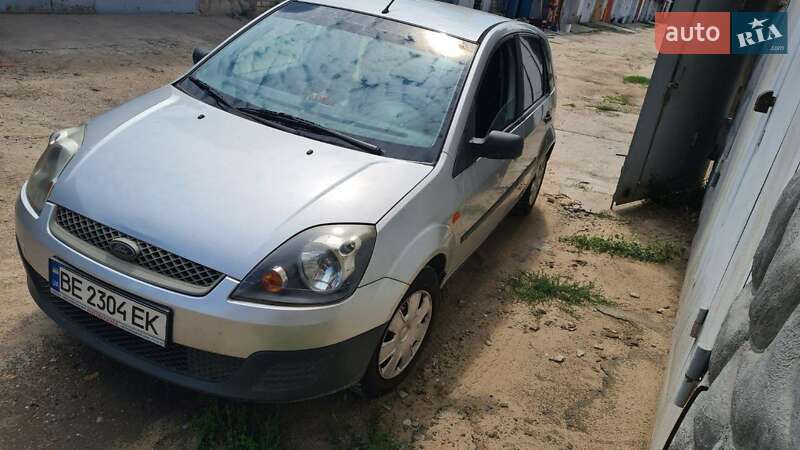 Хэтчбек Ford Fiesta 2007 в 