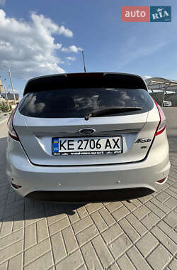Хэтчбек Ford Fiesta 2013 в 