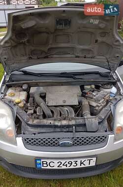Хэтчбек Ford Fiesta 2008 в 