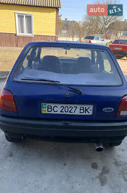 Хэтчбек Ford Fiesta 1992 в 