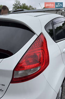 Хэтчбек Ford Fiesta 2012 в 