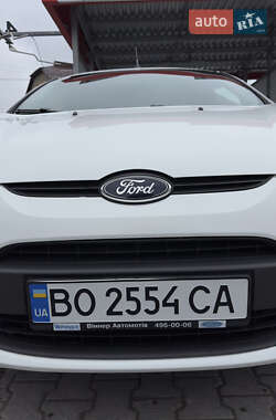 Хэтчбек Ford Fiesta 2012 в 